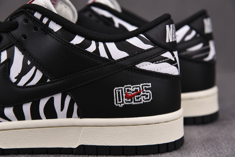 Quartersnacks x Nike SB Dunk Low Zebra DM3510-001