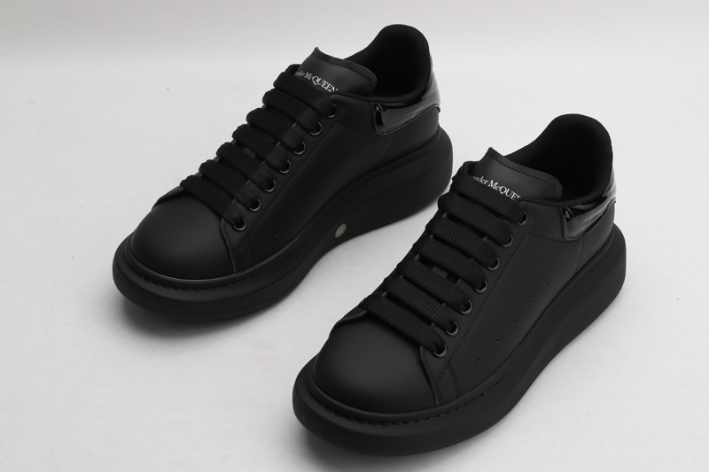 MCQUEEN OVERSIZED SNEAKER