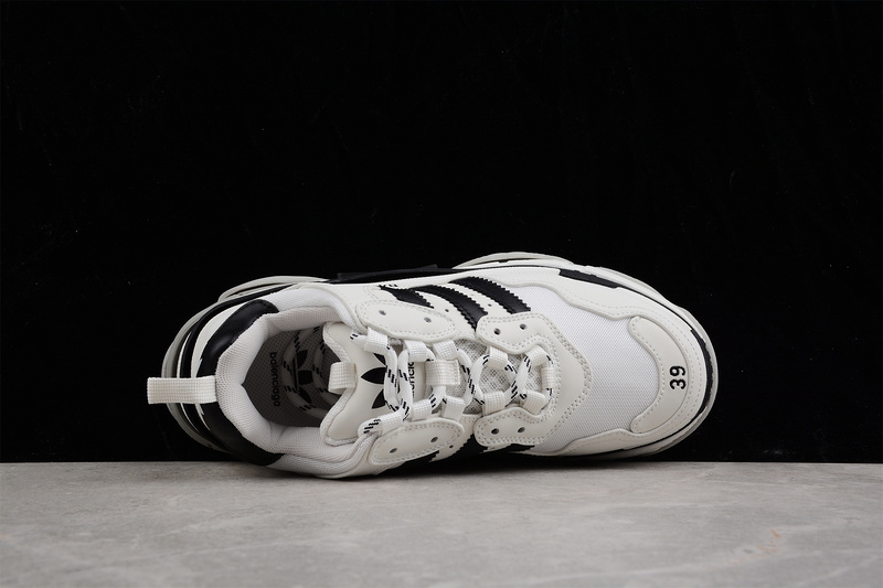 Balenciaga TRIPLE S TRAINER