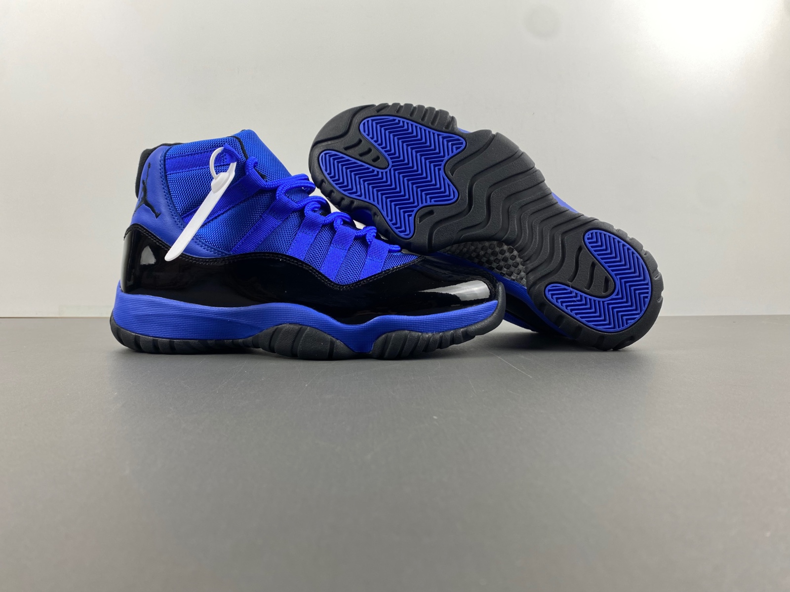 Air Jordan 11   CT8012-400