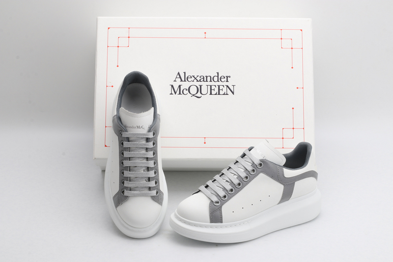 MCQUEEN OVERSIZED SNEAKER