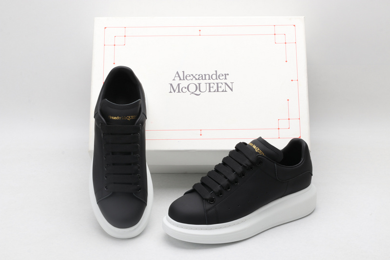 MCQUEEN OVERSIZED SNEAKER