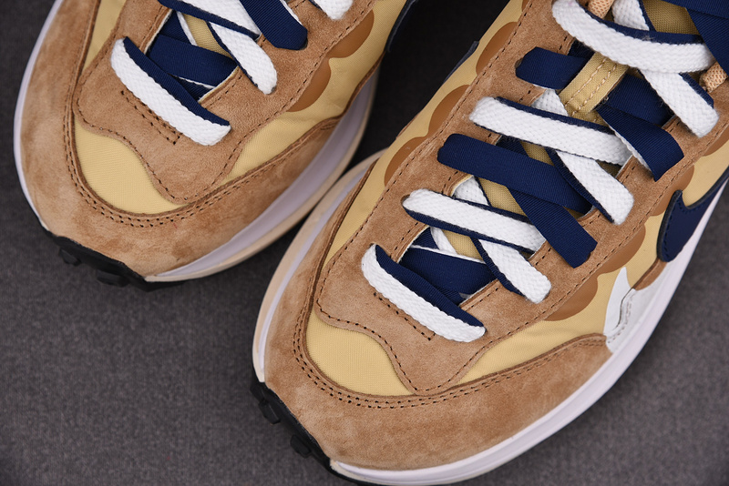 Nike Vaporwaffle sacai Sesame Tan Navy DD1875-200