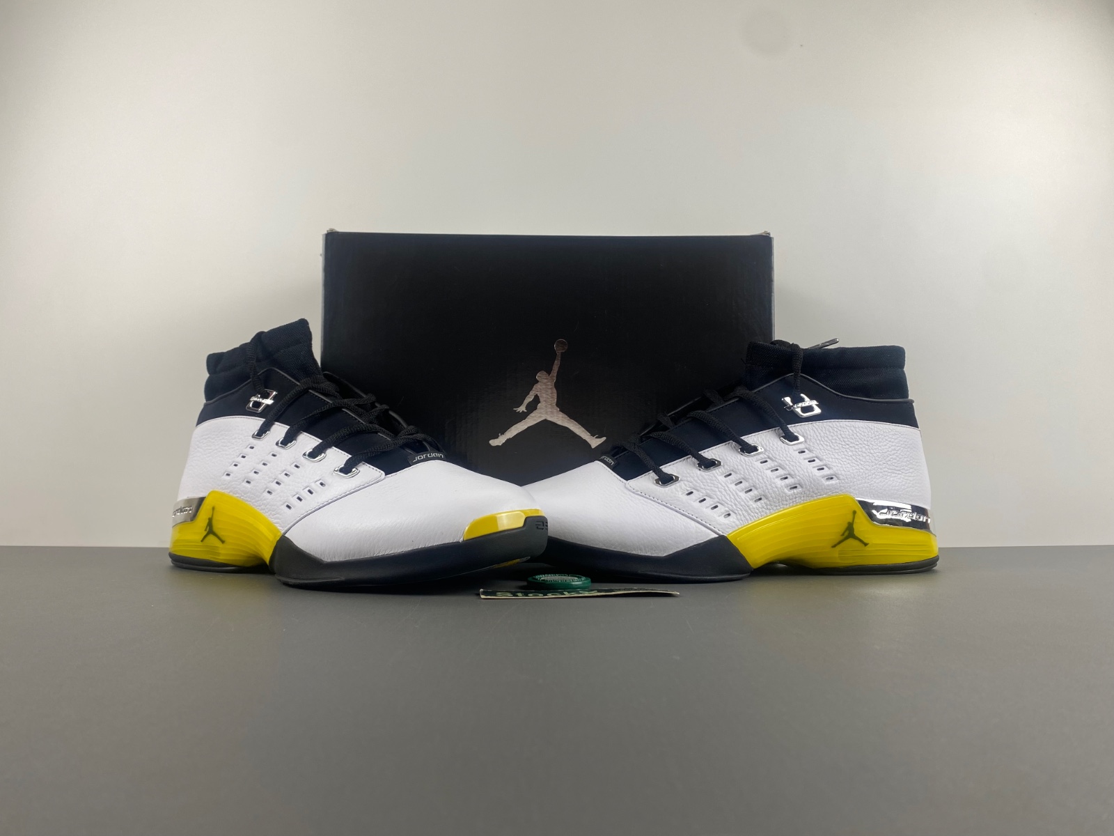 Air Jordan 17 Low “Lightning”   FJ0395-100