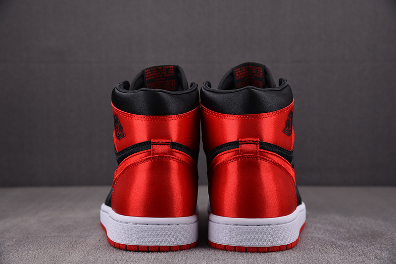 Air Jordan 1 High OG WMNS Satin Bred FD4810-061