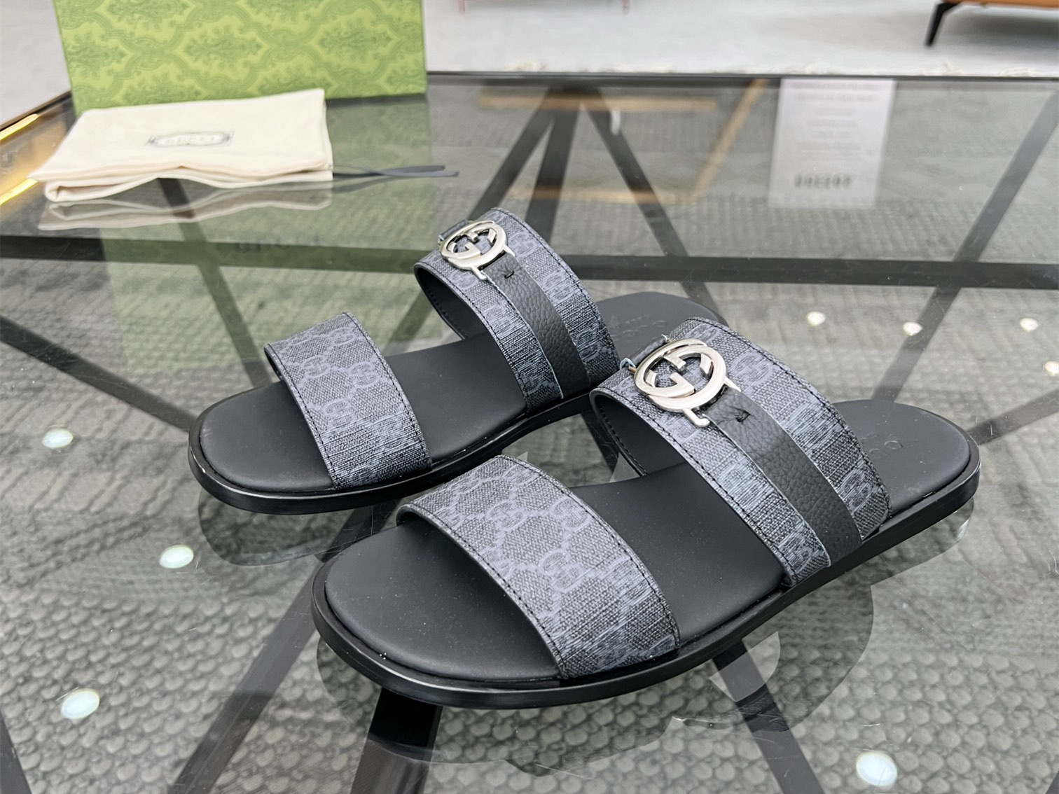 GUCCI  SLIDE (EU38-EU46)