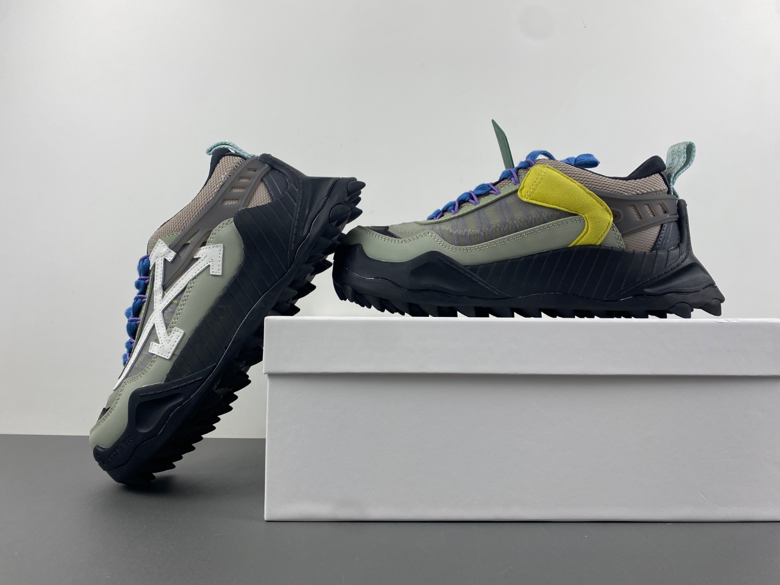 OW C/O ODSY-1000 SNEAKERS