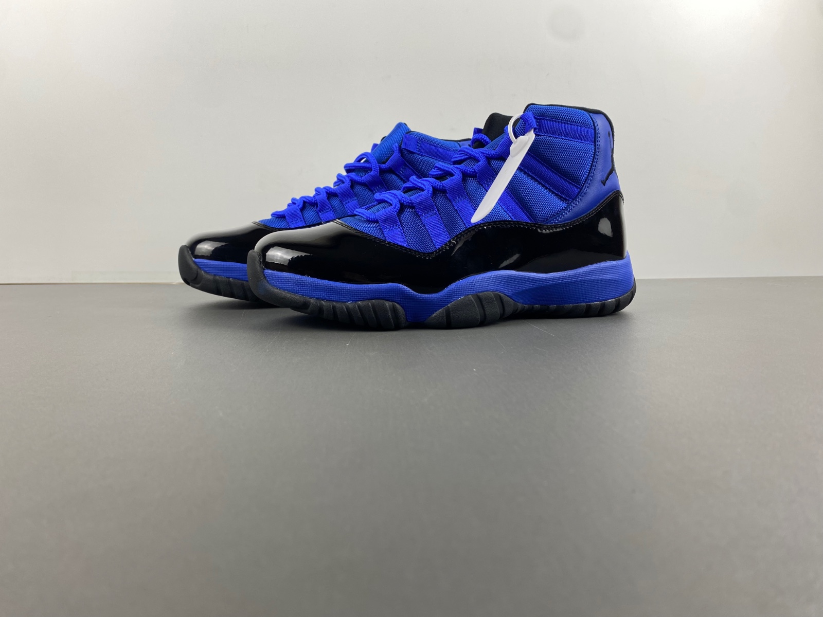Air Jordan 11   CT8012-400