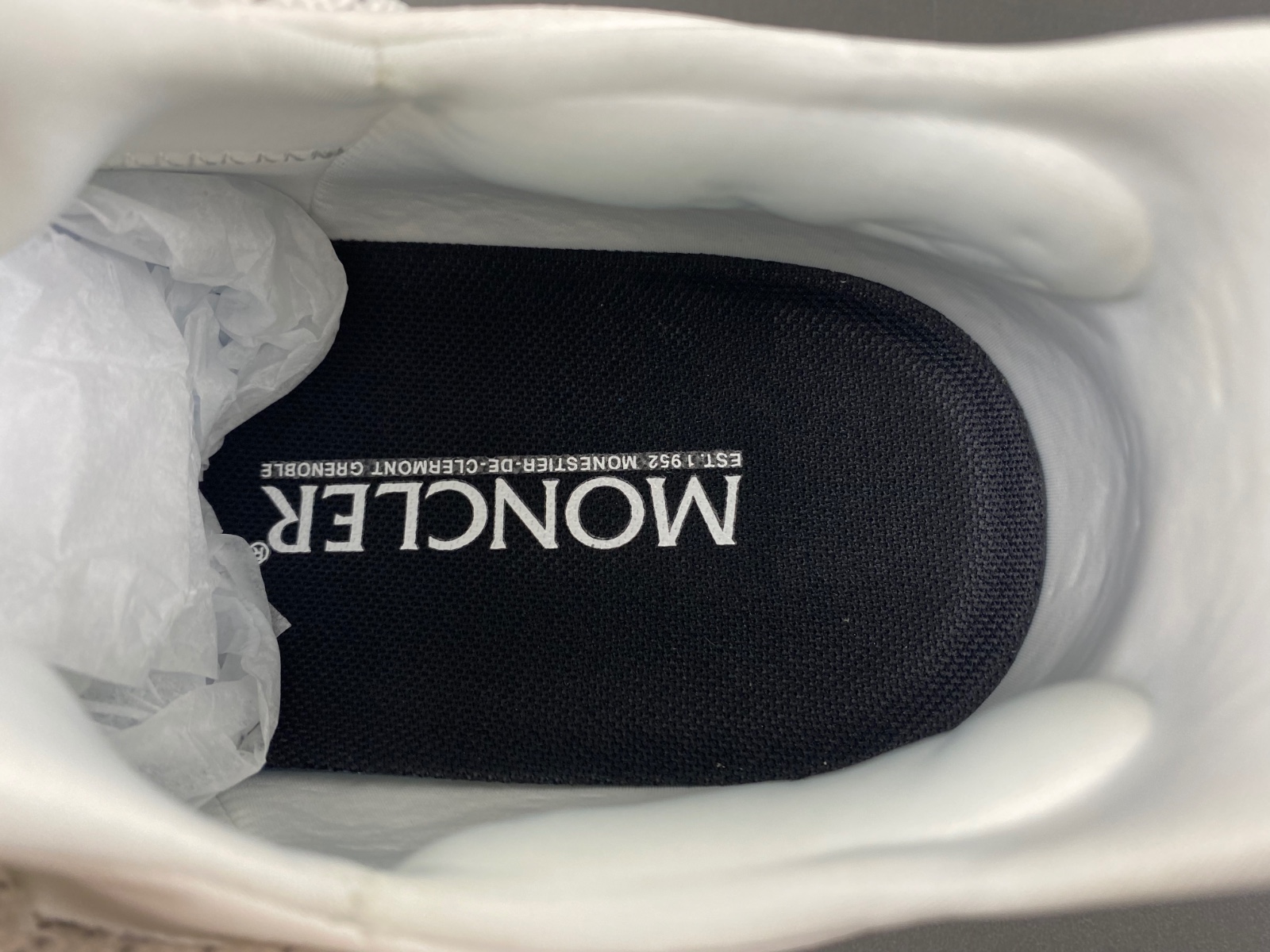 Moncler Trailgrip Lite 2 Sneakers  MC-003