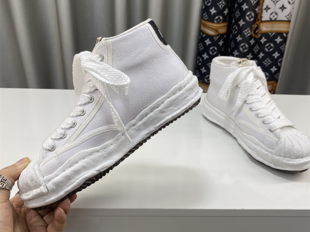 Maison Mihara Yasuhiro High-Top Sneakers MMY-019