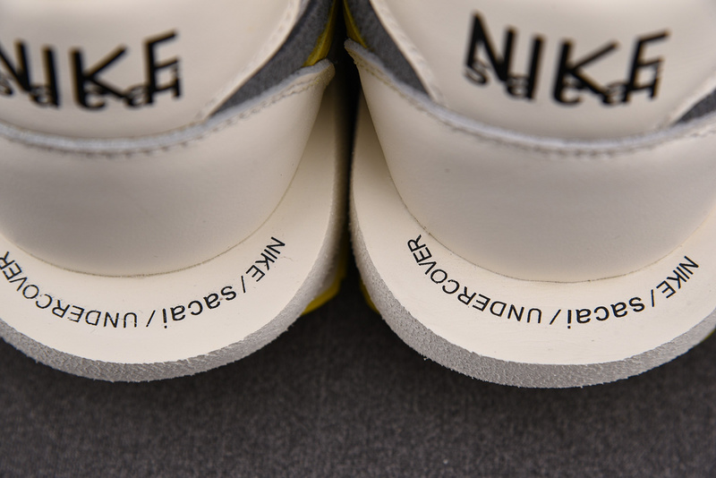 Nike Vaporwaffle sacai Sesame Dark Iris DD1875-500