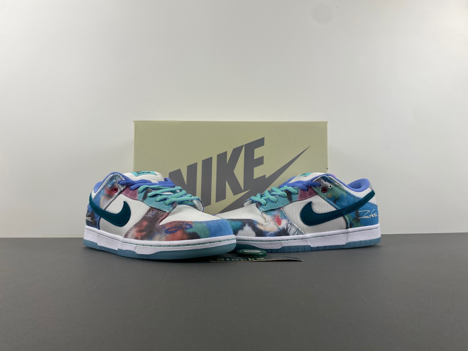 Futura Laboratories x Nike SB Dunk Low FL  HF6061-400