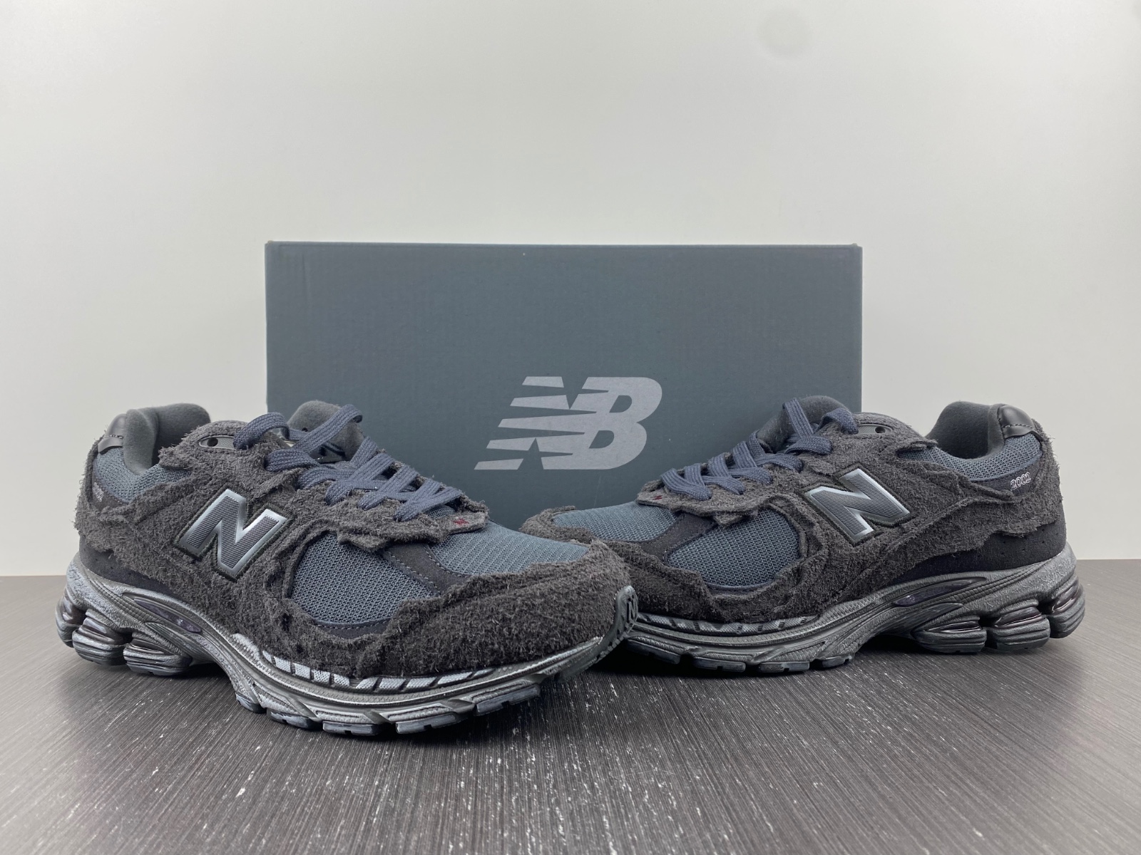 New Balance 2002R Protection Pack Phantom - M2002RDB