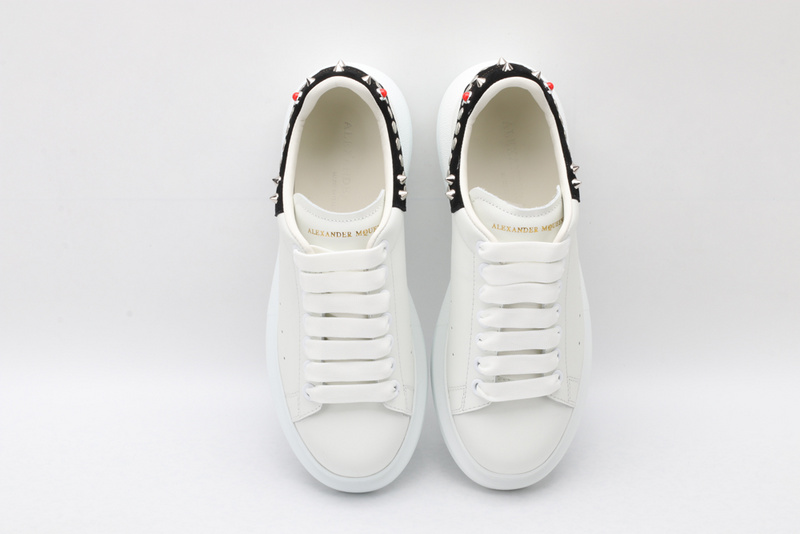 MCQUEEN OVERSIZED SNEAKER