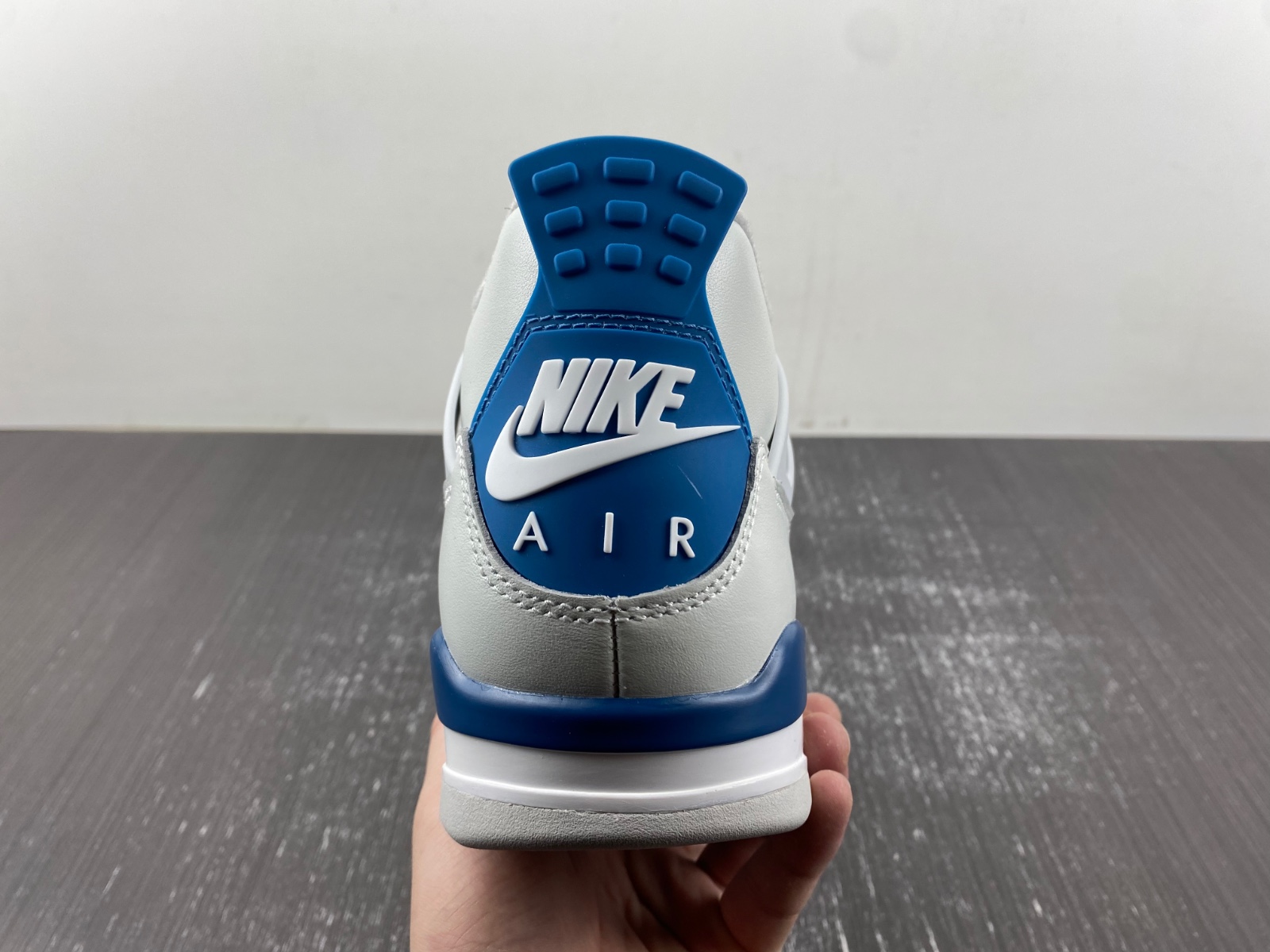 Air Jordan 4 Retro 2024