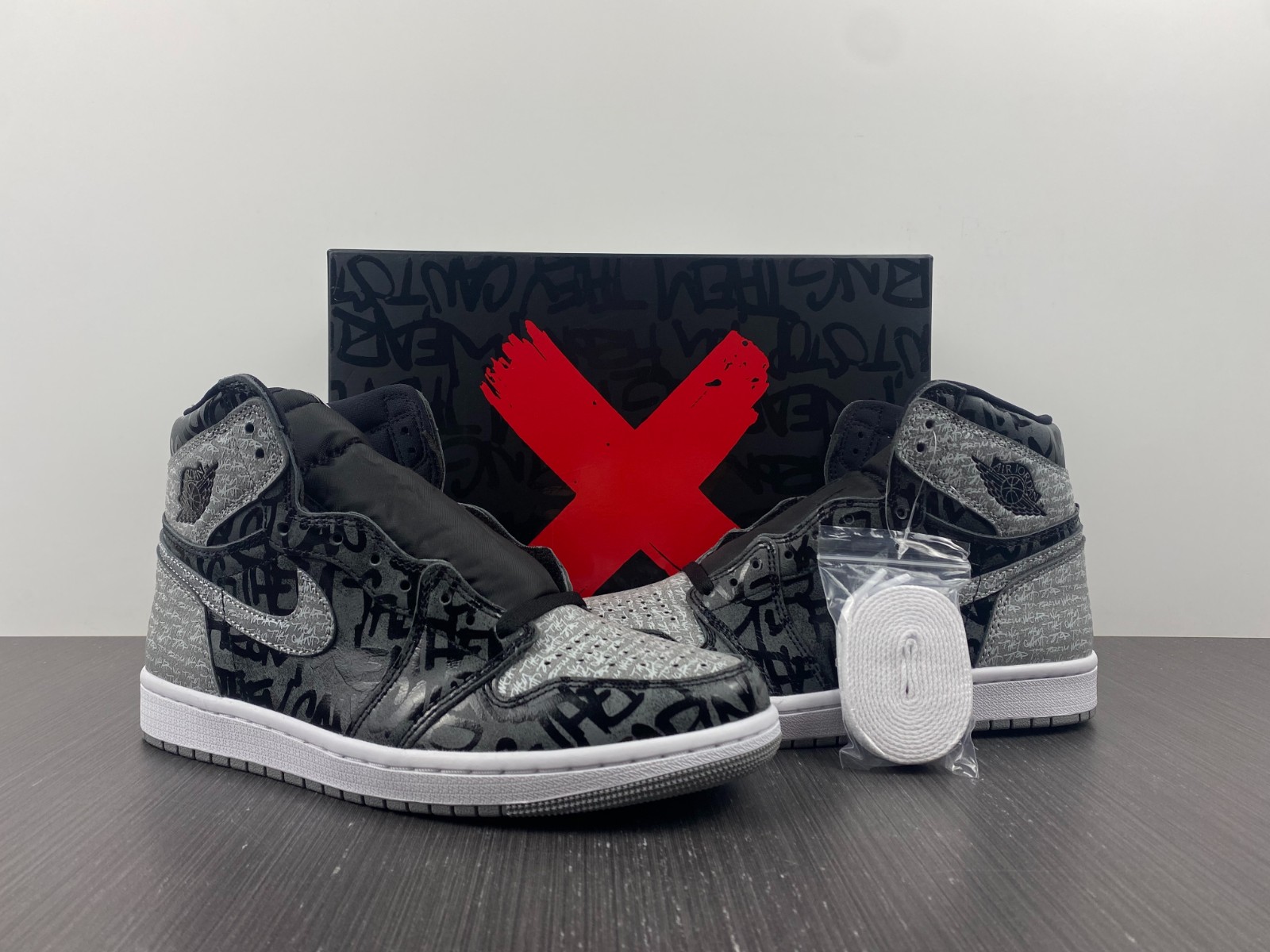 Air Jordan 1 High OG “Rebellionaire” 555088-036