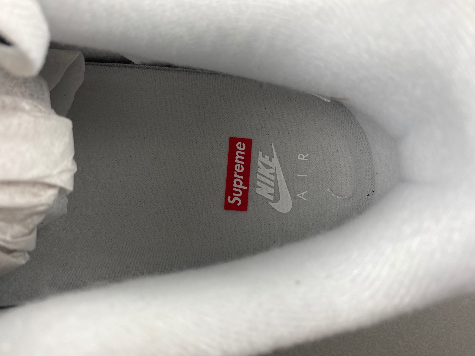 Nike Supreme x Air Force 1 Low Shanghai Exclusive  CU9225-101