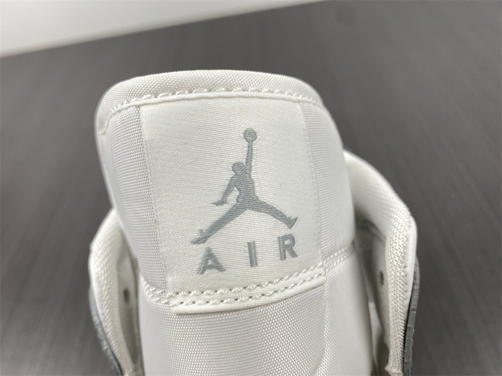 Air Jordan 1 Mid Wolf Grey Aluminum BQ6472-105