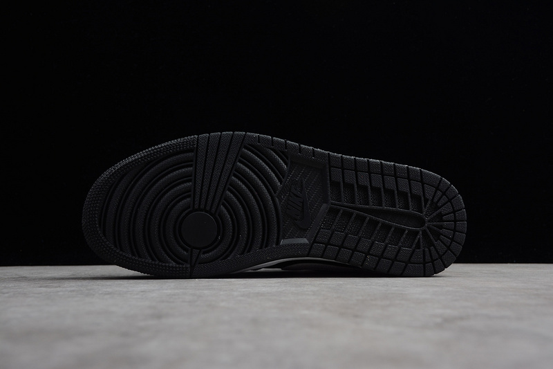 Air Jordan 1 Retro Mid 