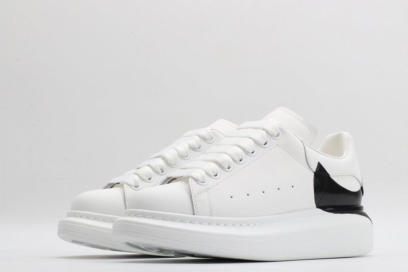 MCQUEEN OVERSIZED SNEAKER