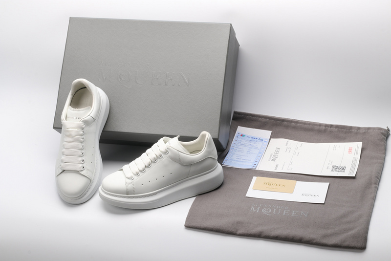 MCQUEEN OVERSIZED SNEAKER