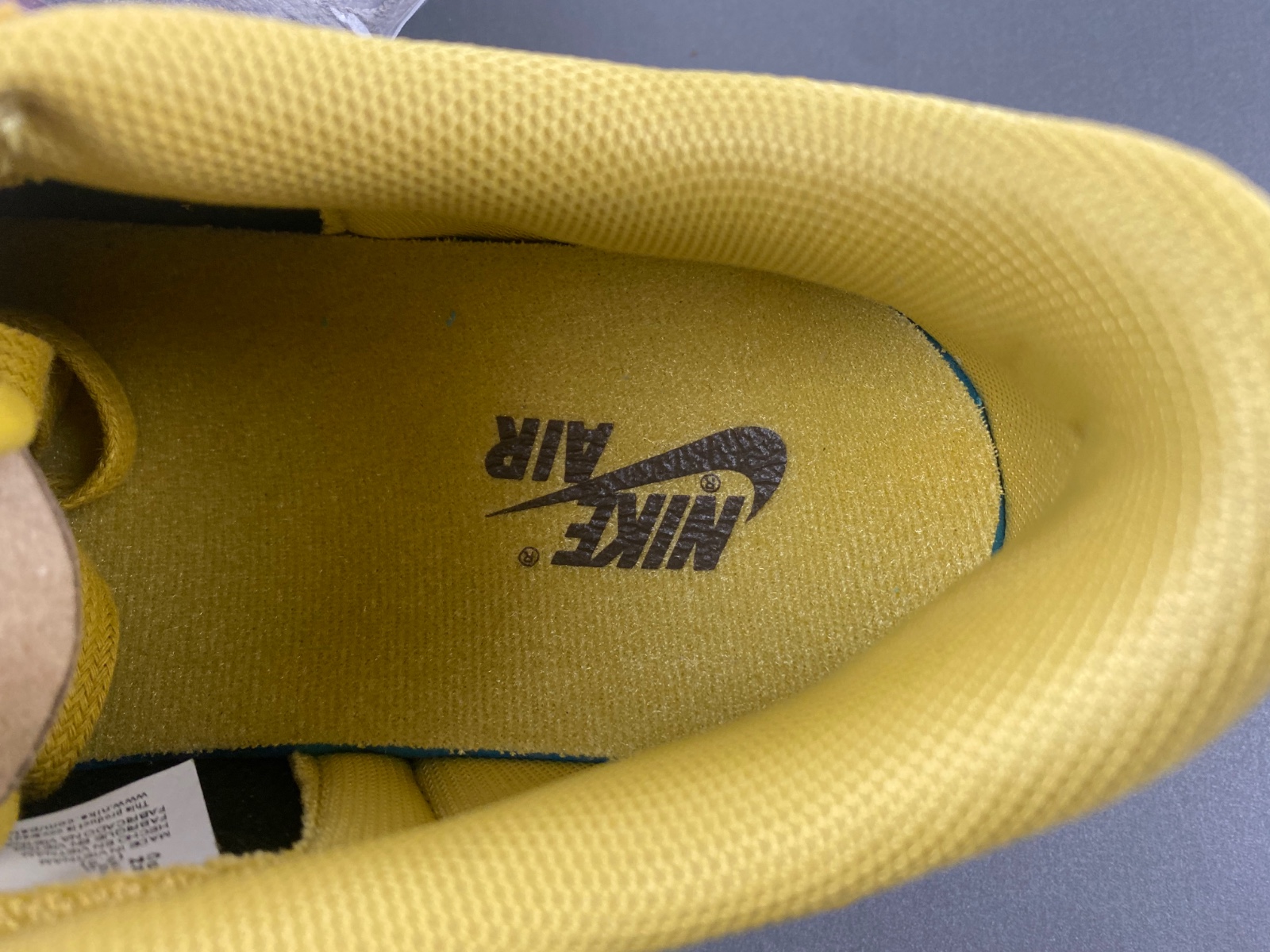 Travis Scott x Air Jordan   DM7866-665