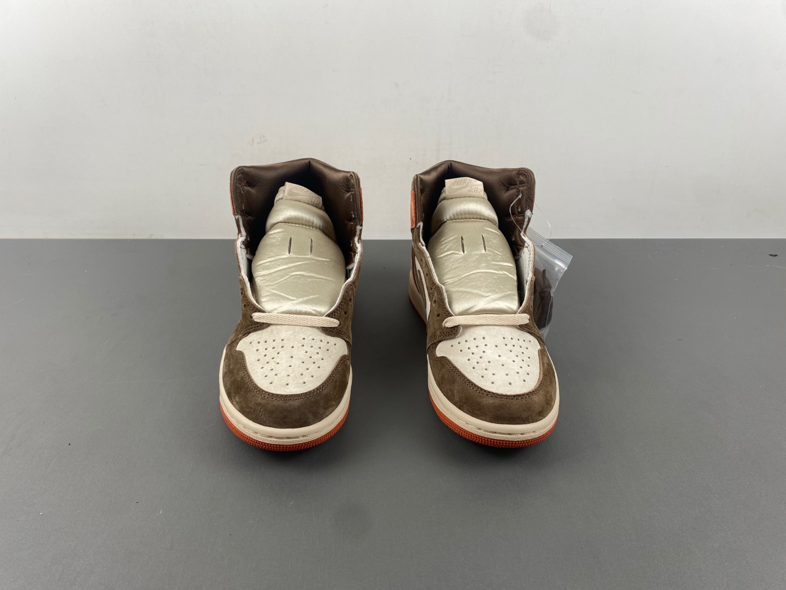 Air Jordan 1 High OG “Dusted Clay” FQ2941-200
