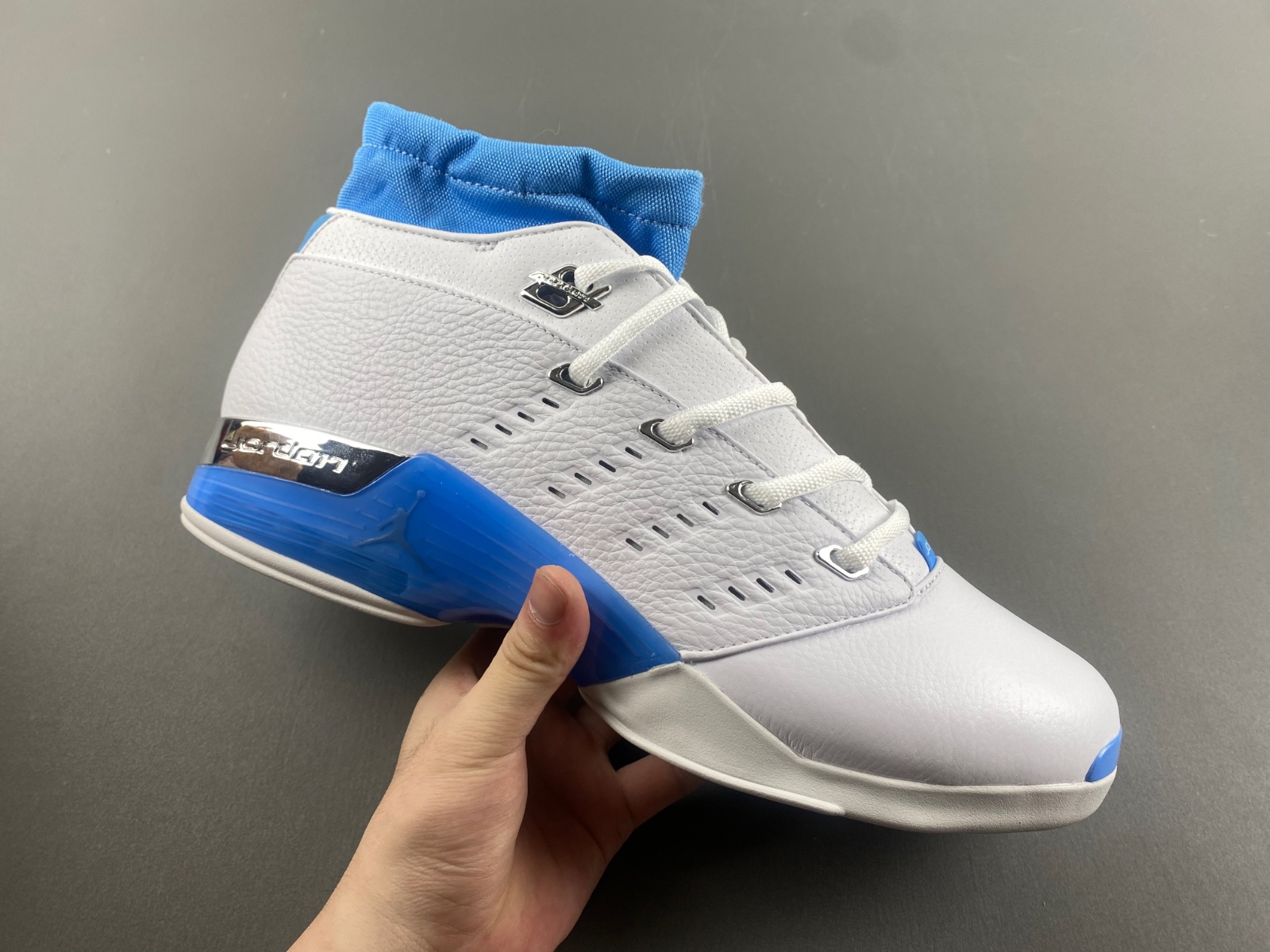 Air Jordan 17 Low “University Blue”  FJ0395-101