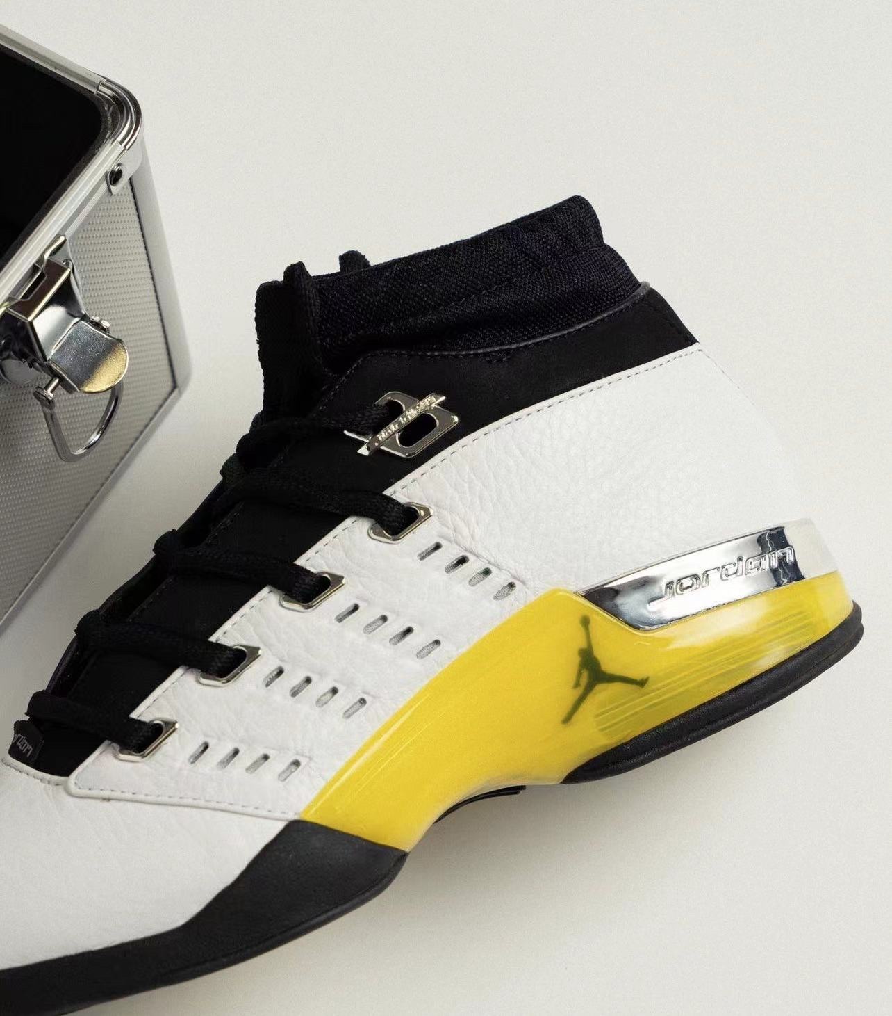 Air Jordan 17 Low “Lightning”   FJ0395-100