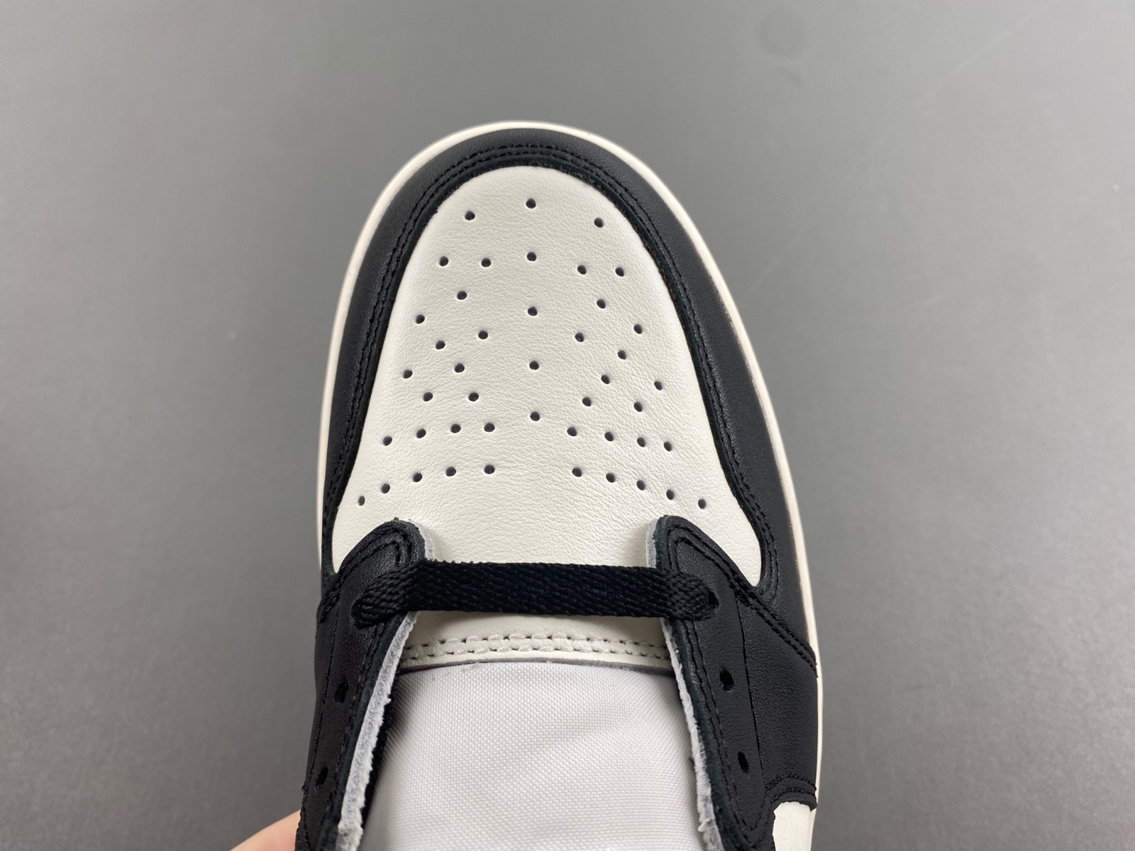 Air Jordan 1 Low OG “Mocha” CZ0790-102