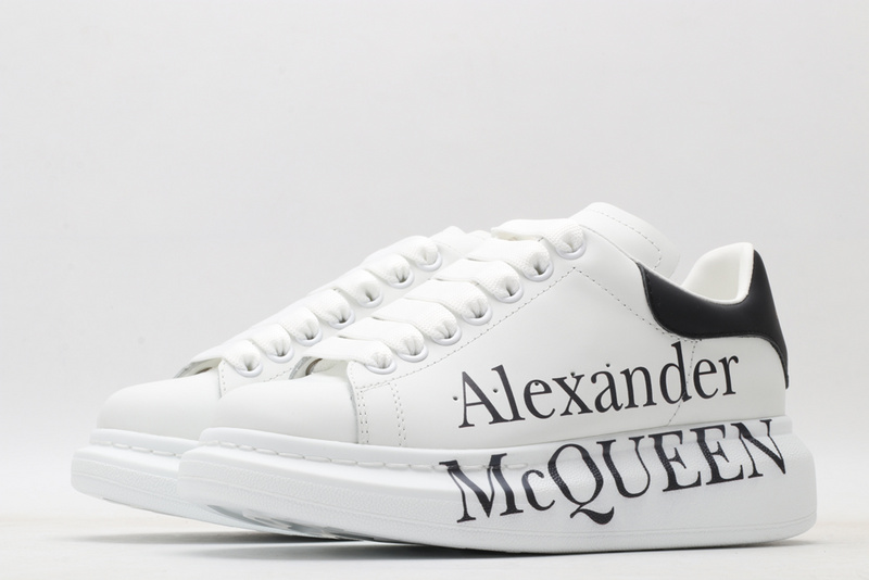 MCQUEEN OVERSIZED SNEAKER