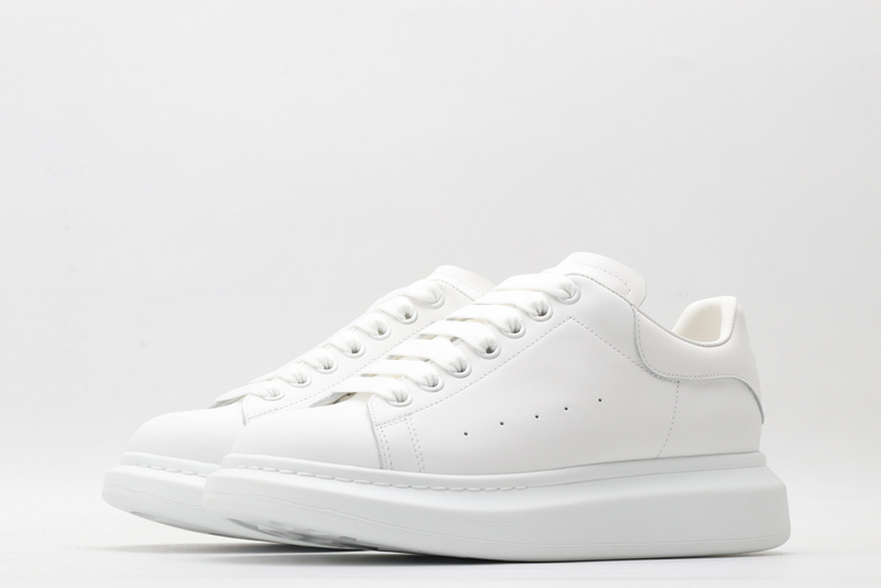 MCQUEEN OVERSIZED SNEAKER
