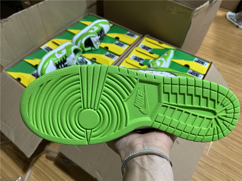 Supre* X Dunk Low OG SB QS 