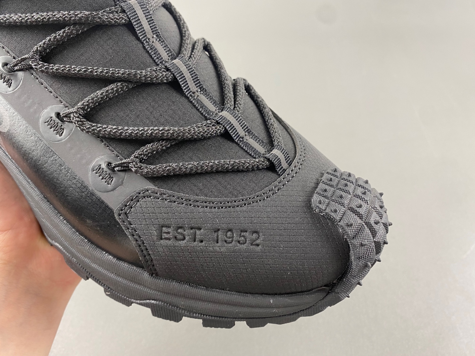 Moncler Trailgrip Lite 2 Sneakers  MC-001