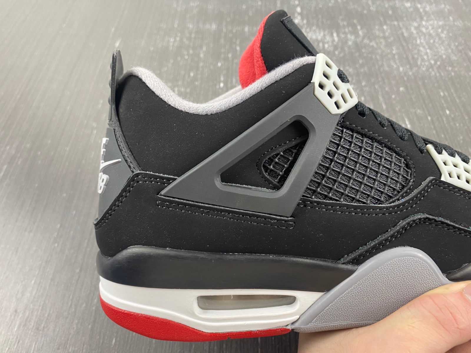Air Jordan 4 SB bred