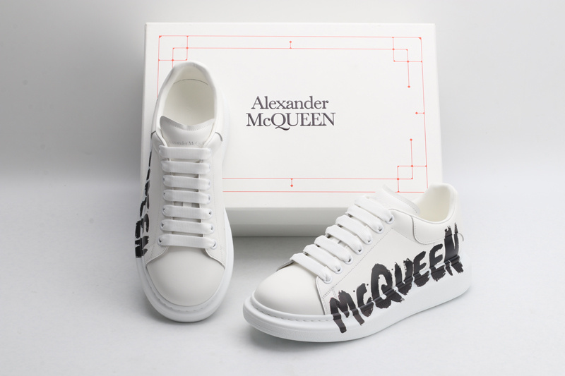 MCQUEEN OVERSIZED SNEAKER