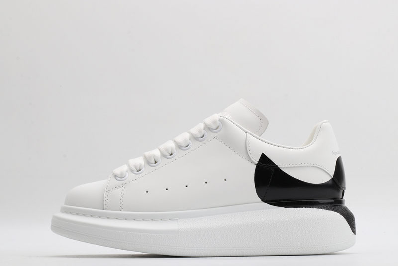 MCQUEEN OVERSIZED SNEAKER