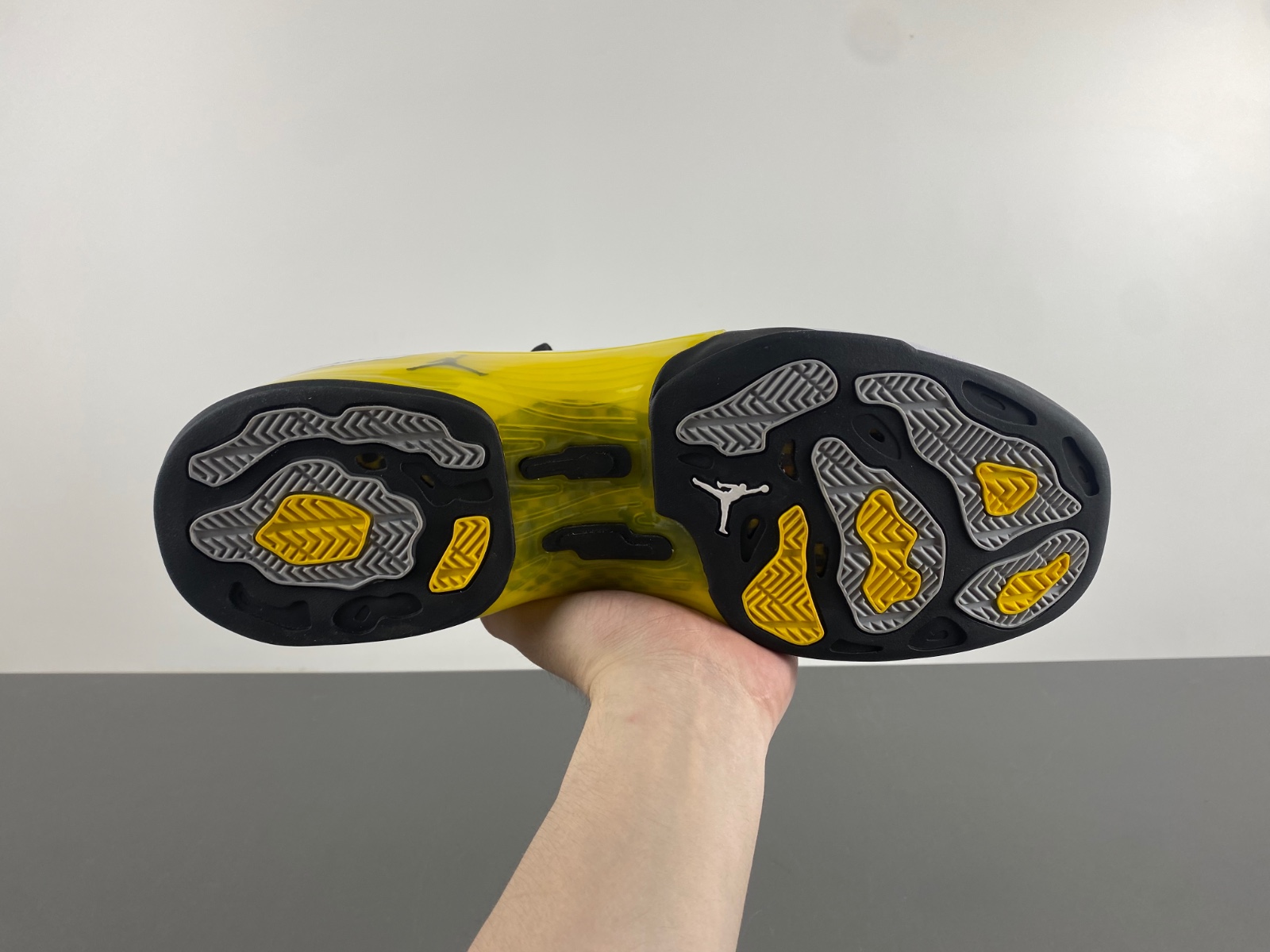 Air Jordan 17 Low “Lightning”   FJ0395-100