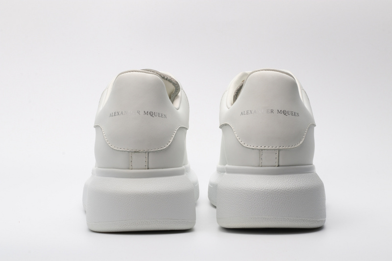 MCQUEEN OVERSIZED SNEAKER