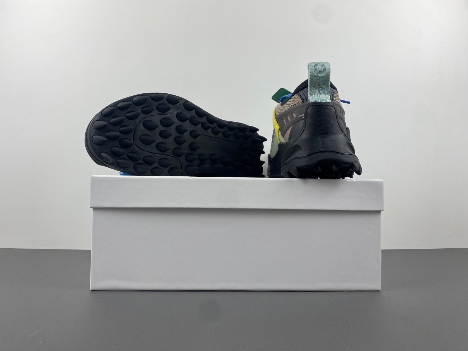 OW C/O ODSY-1000 SNEAKERS