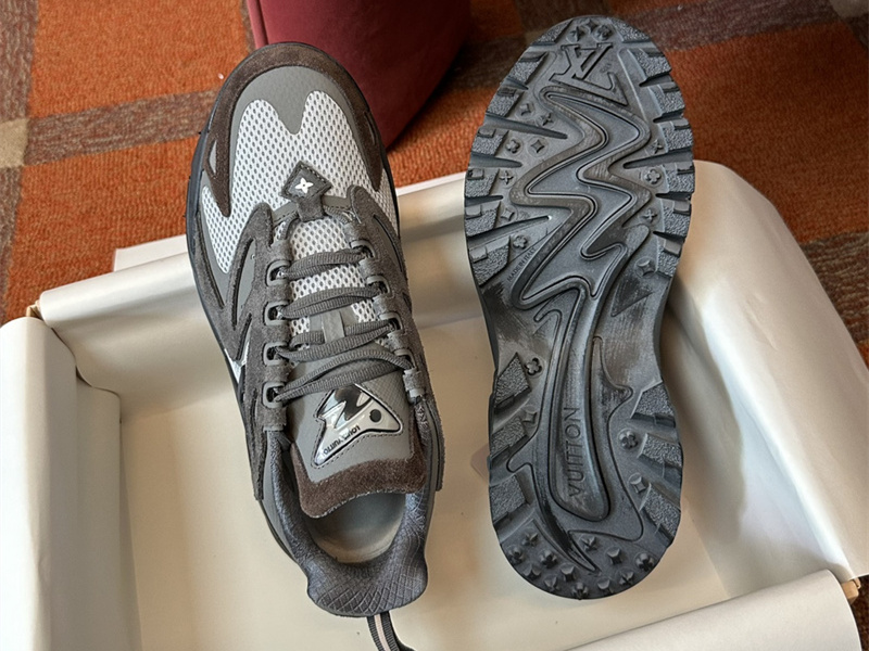 LV Runner Tatic Sneaker