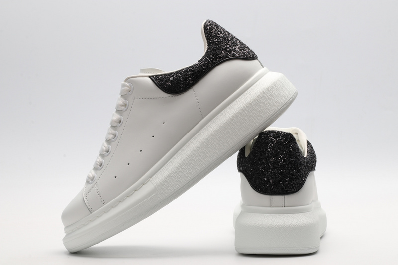 MCQUEEN OVERSIZED SNEAKER