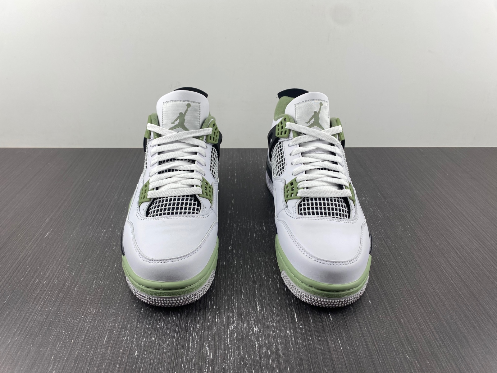 Air Jordan 4 WMNS "Oil Green" AQ9129-103