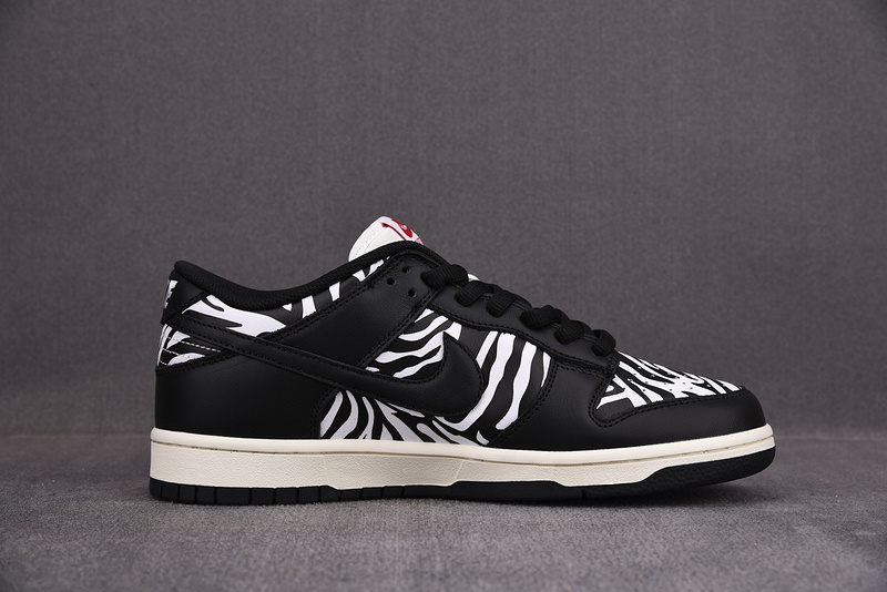 Quartersnacks x Nike SB Dunk Low Zebra DM3510-001