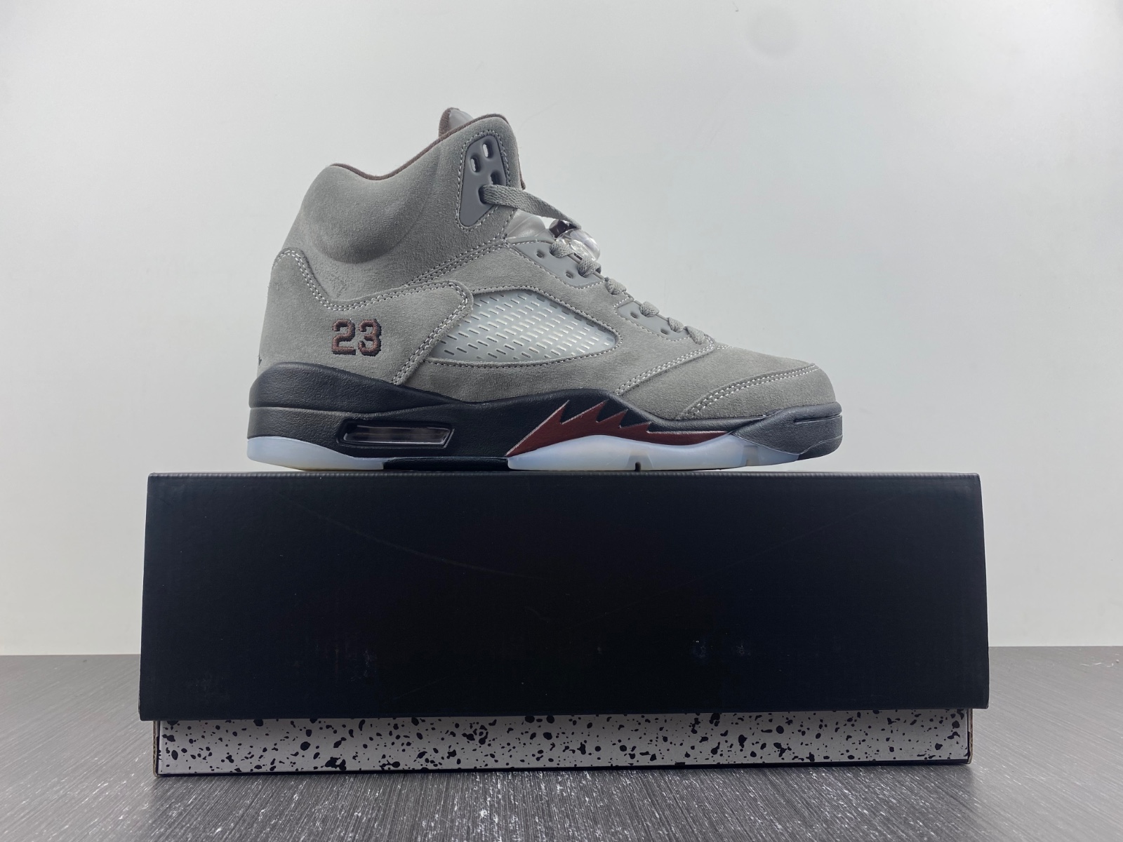 A Ma Maniére x Air Jordan 5 Light Bone FD1330-006