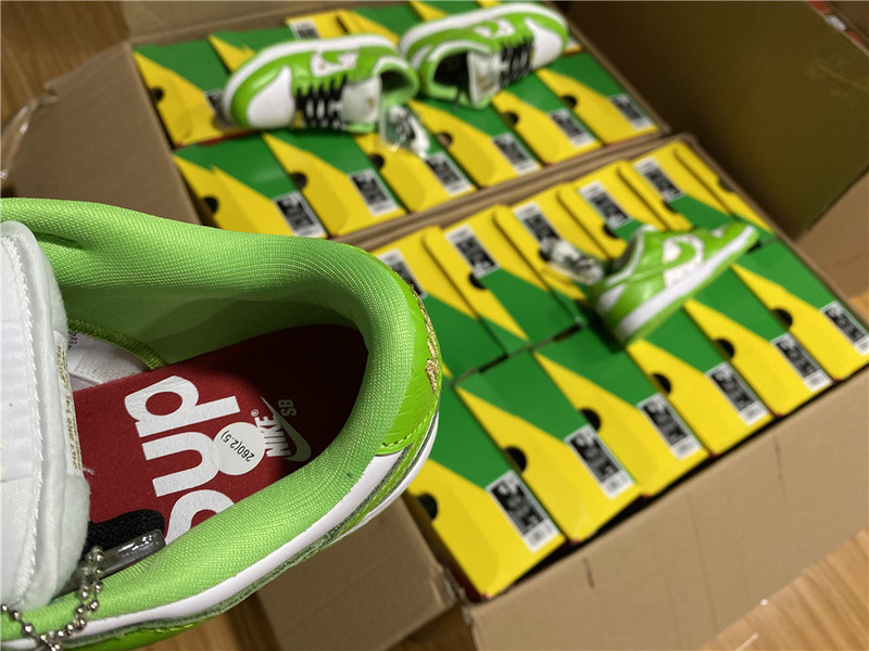 Supre* X Dunk Low OG SB QS 