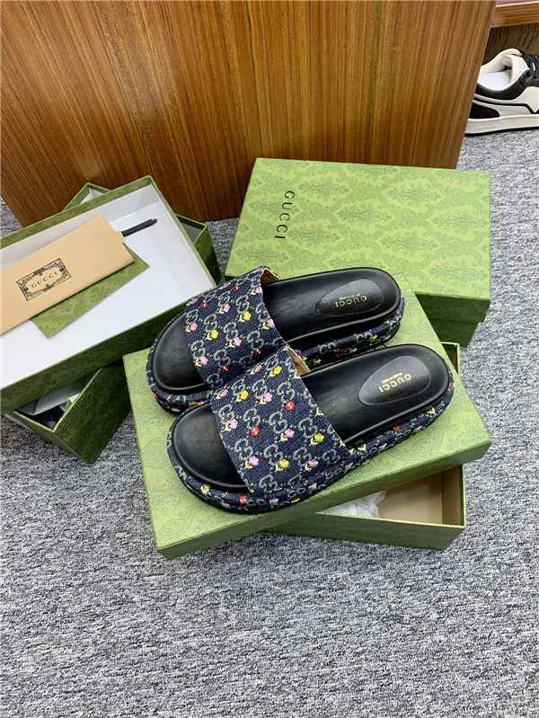 GUCCI WOMEN'S GG SLIDE (EU35-EU42)