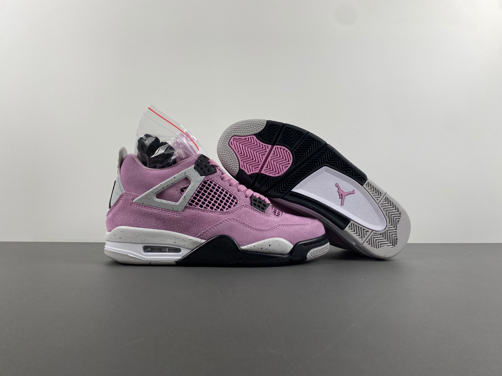 Air Jordan 4 WMNS “Orchid”    AQ9129-501