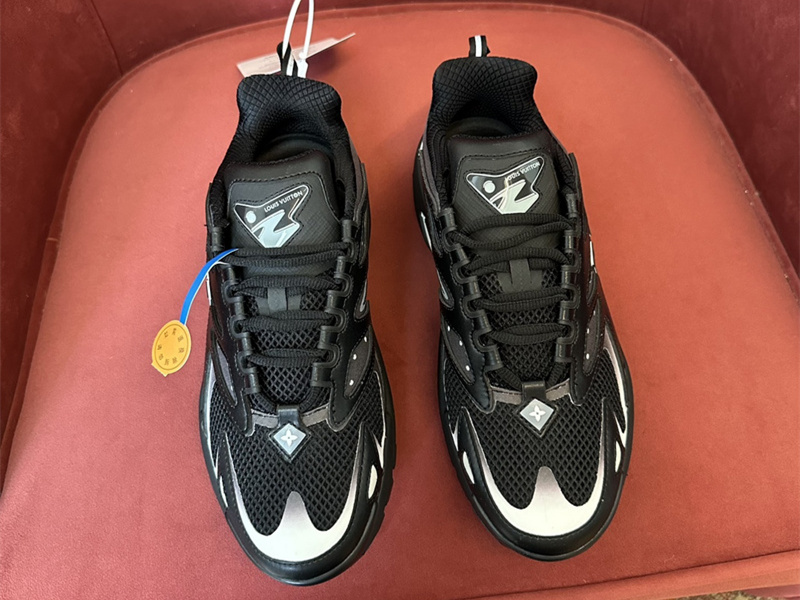 LV Runner Tatic Sneaker