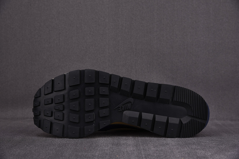 Nike Vaporwaffle sacai Sesame Tan Navy DD1875-200